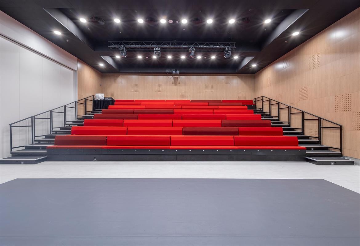 Elmina Theater